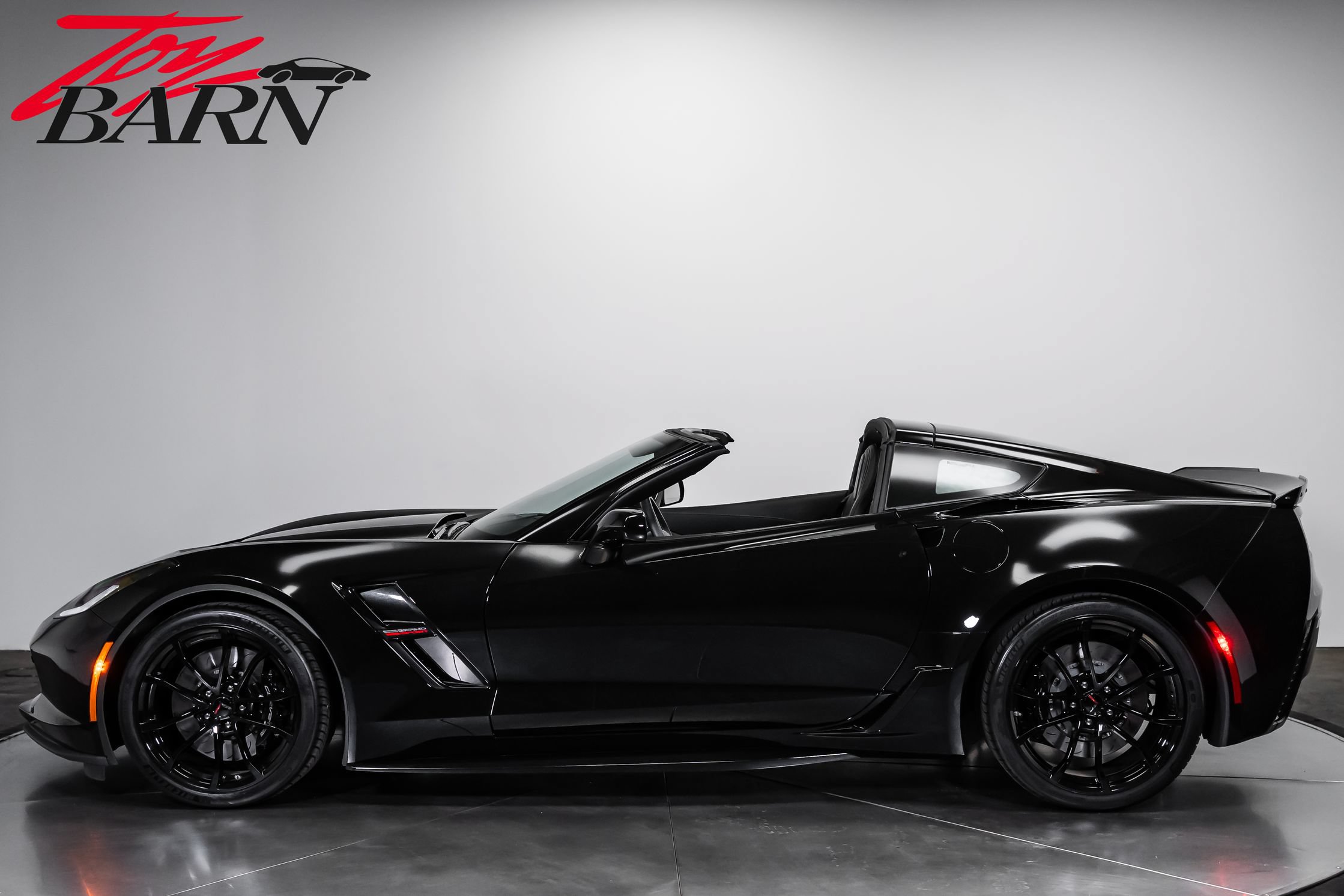 Used 2017 Chevrolet Corvette Grand Sport RWD image 2