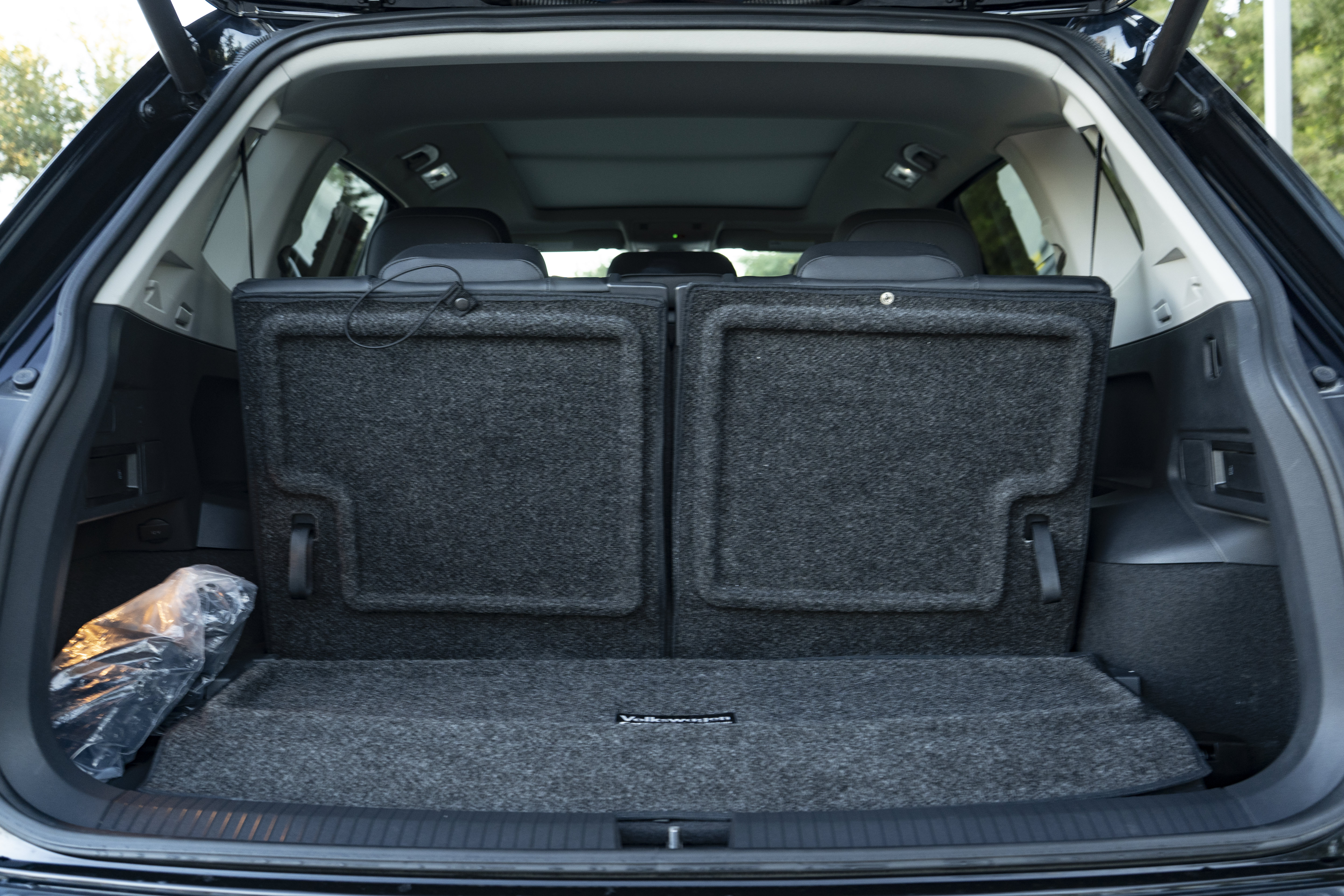 Certified 2020 Volkswagen Tiguan SEL FWD image 39