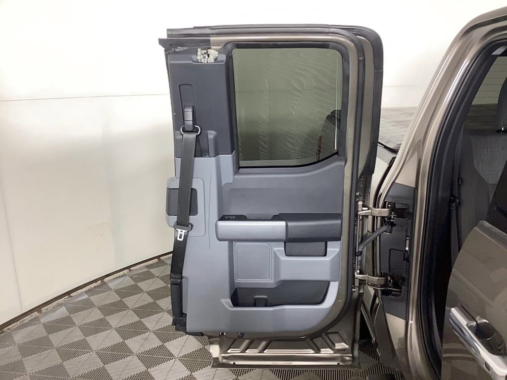 Used 2022 Ford F150 XLT w/ Equipment Group 302A High image 10