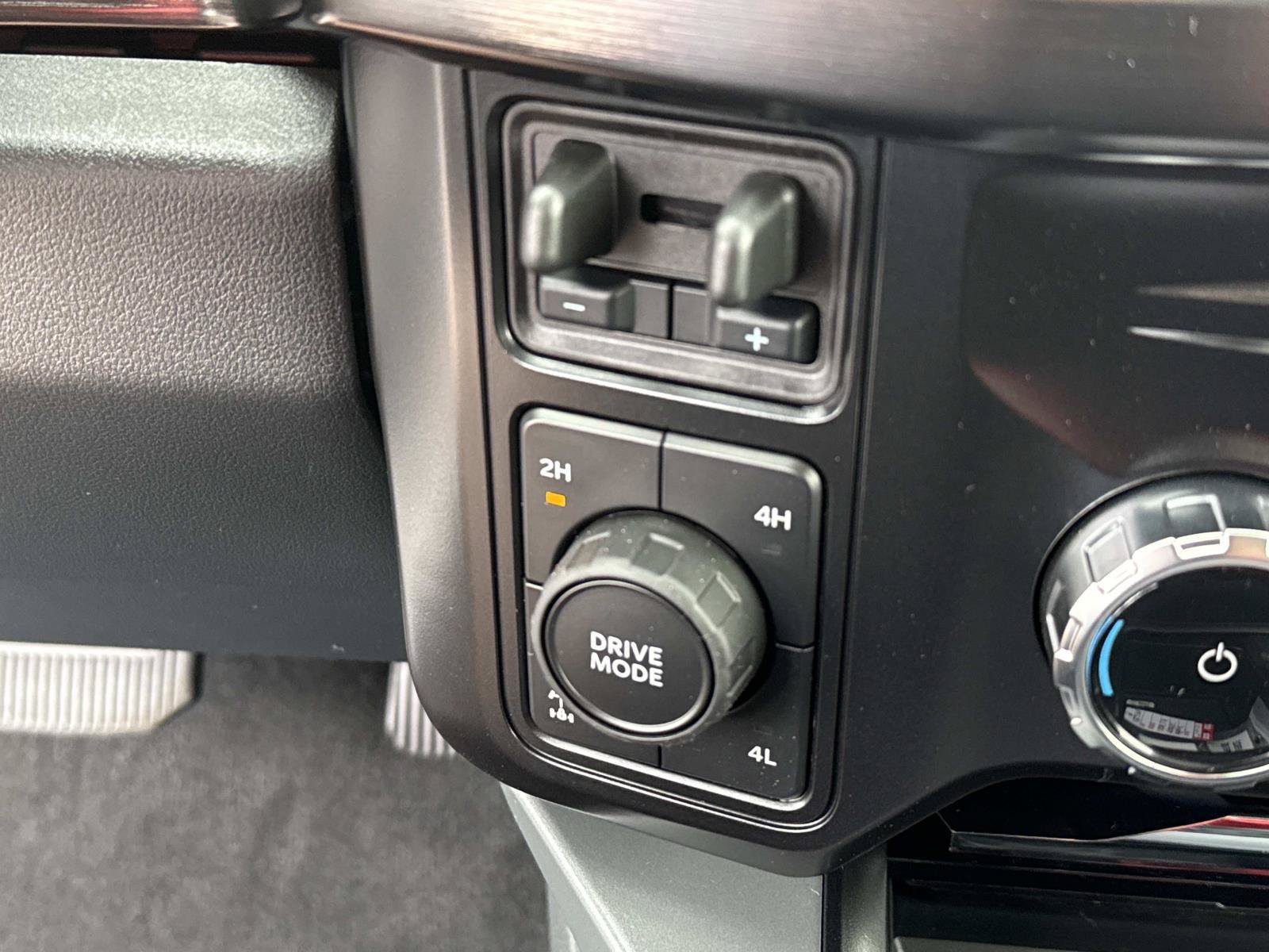 New 2027 Ford F250 Lariat w/ Chrome Package AWD/4WD image 17