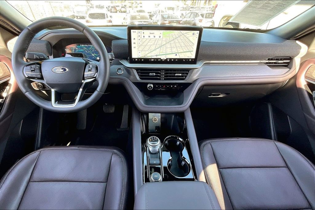 Used 2026 Ford Explorer Platinum image 13