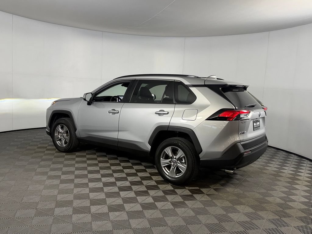 Used 2024 Toyota RAV4 XLE w/ Convenience Package FWD image 7