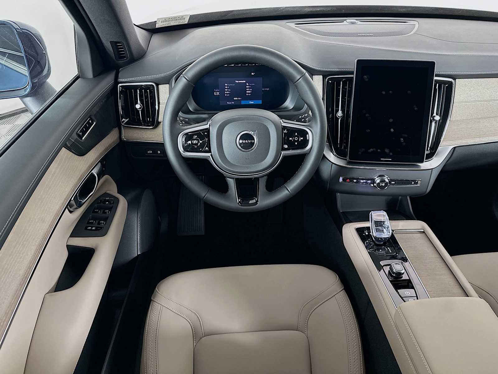 New 2026 Volvo XC90 T8 Plus w/ Protection Package Premier AWD/4WD image 20