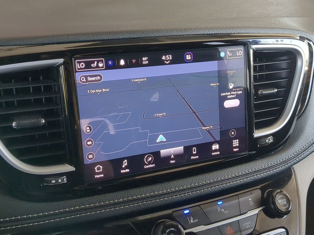 Used 2023 Chrysler Pacifica Limited image 16