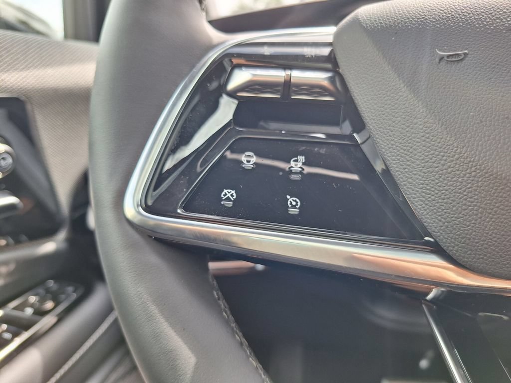 New 2026 Cadillac Optiq Luxury 2 RWD image 31