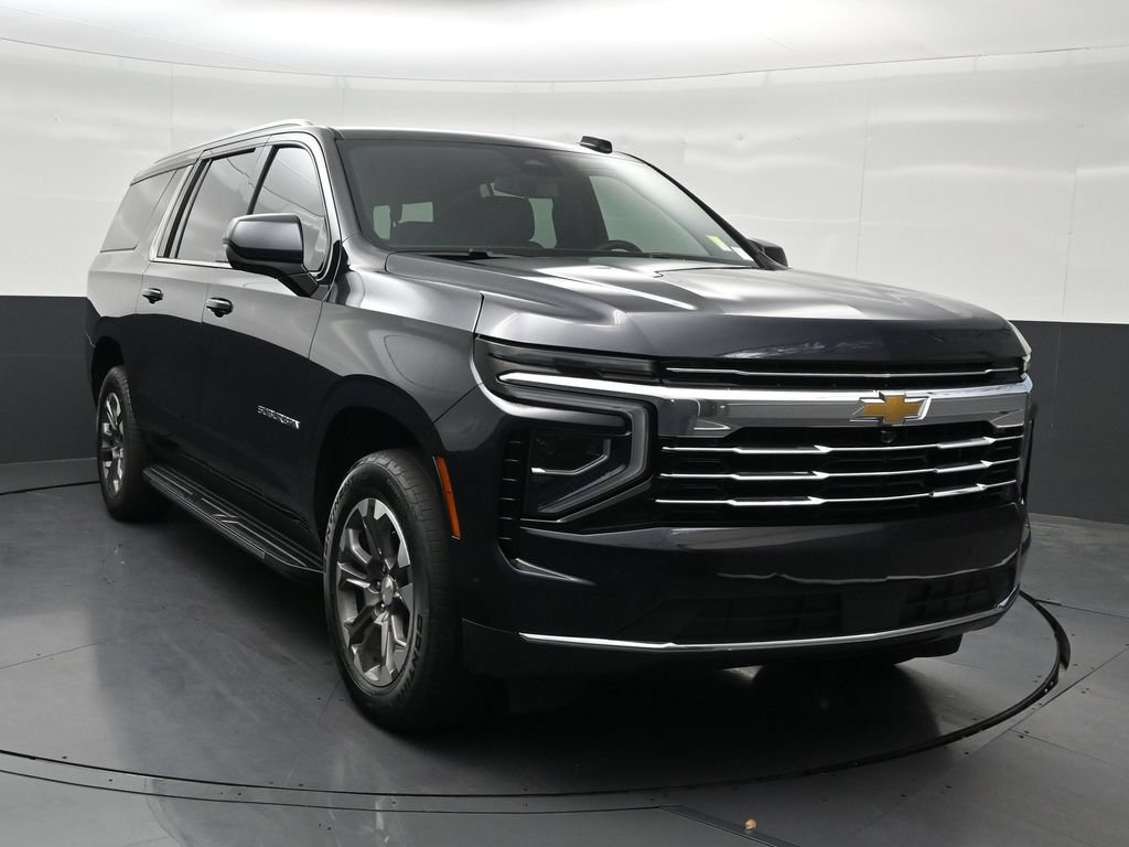 Used 2025 Chevrolet Suburban LT RWD image 8