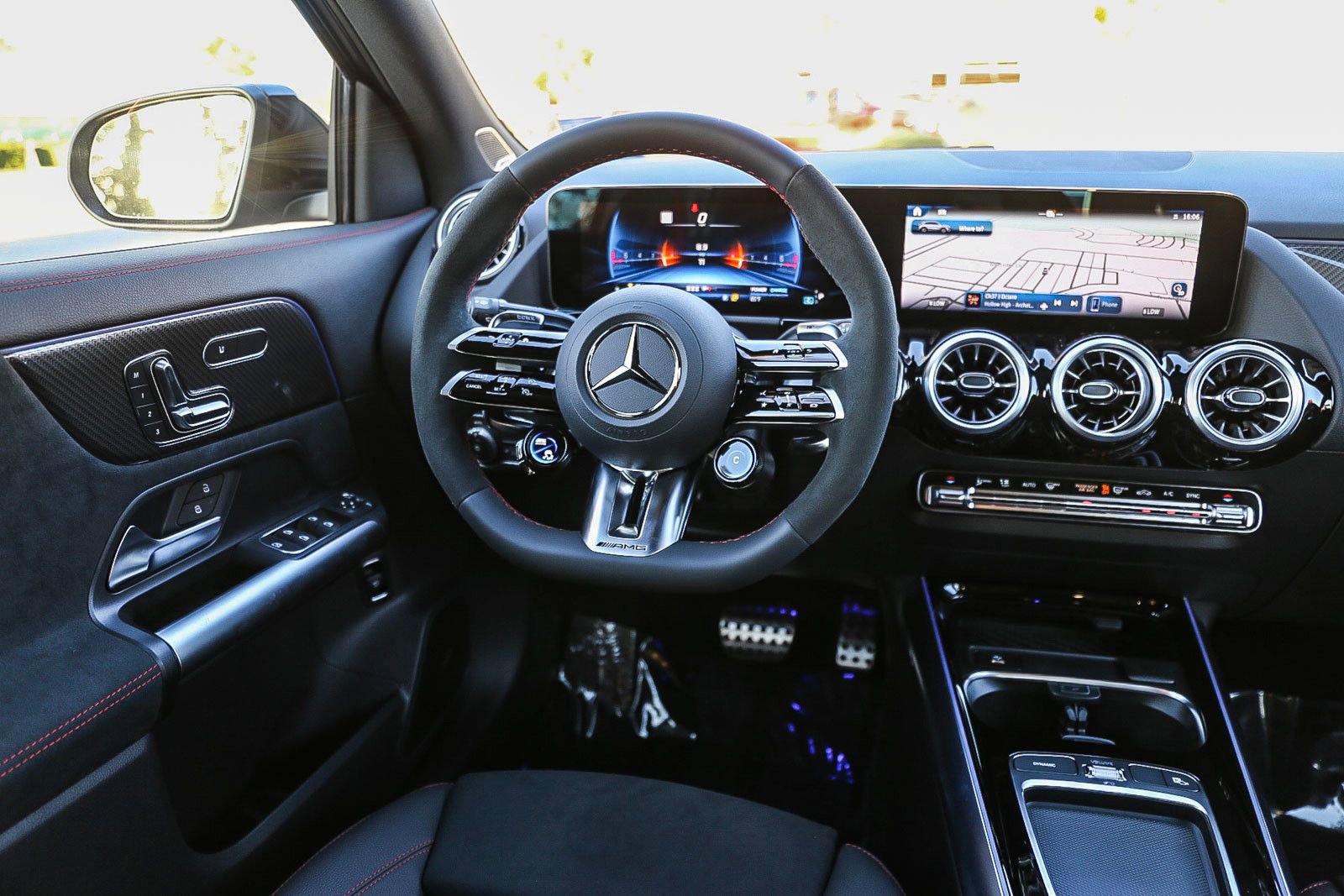 New 2025 Mercedes-Benz GLA 35 AMG 4MATIC image 17