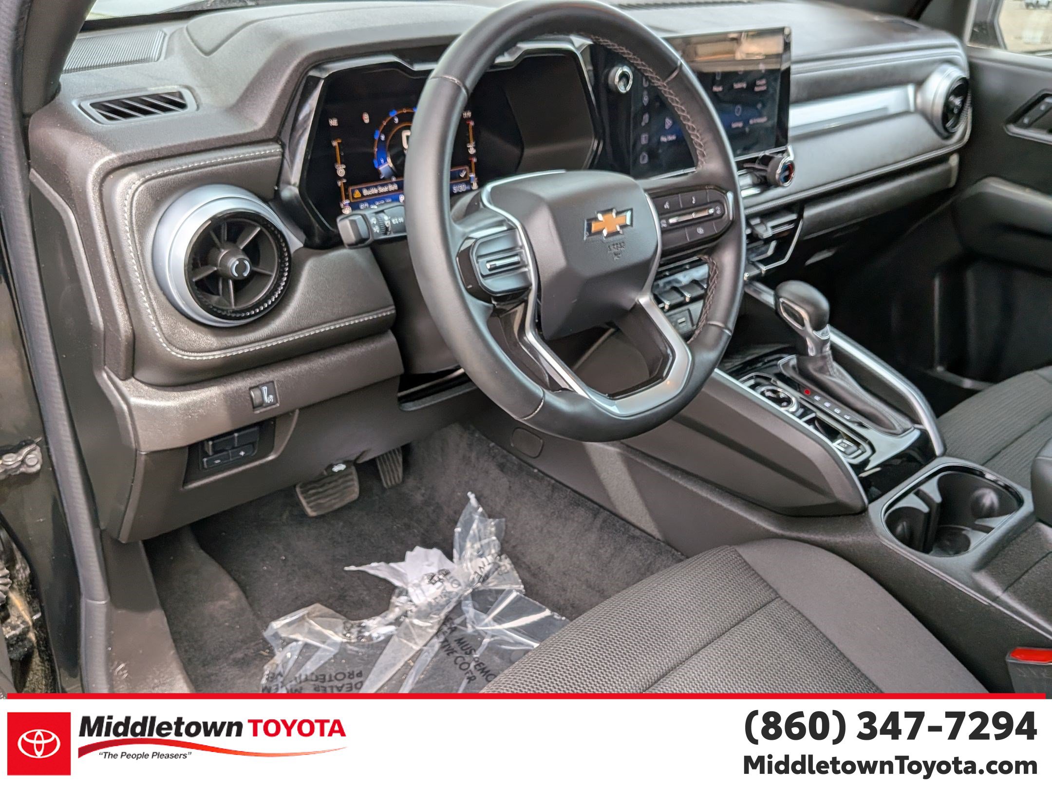 Used 2023 Chevrolet Colorado LT w/ Advanced Trailering Package AWD/4WD image 16