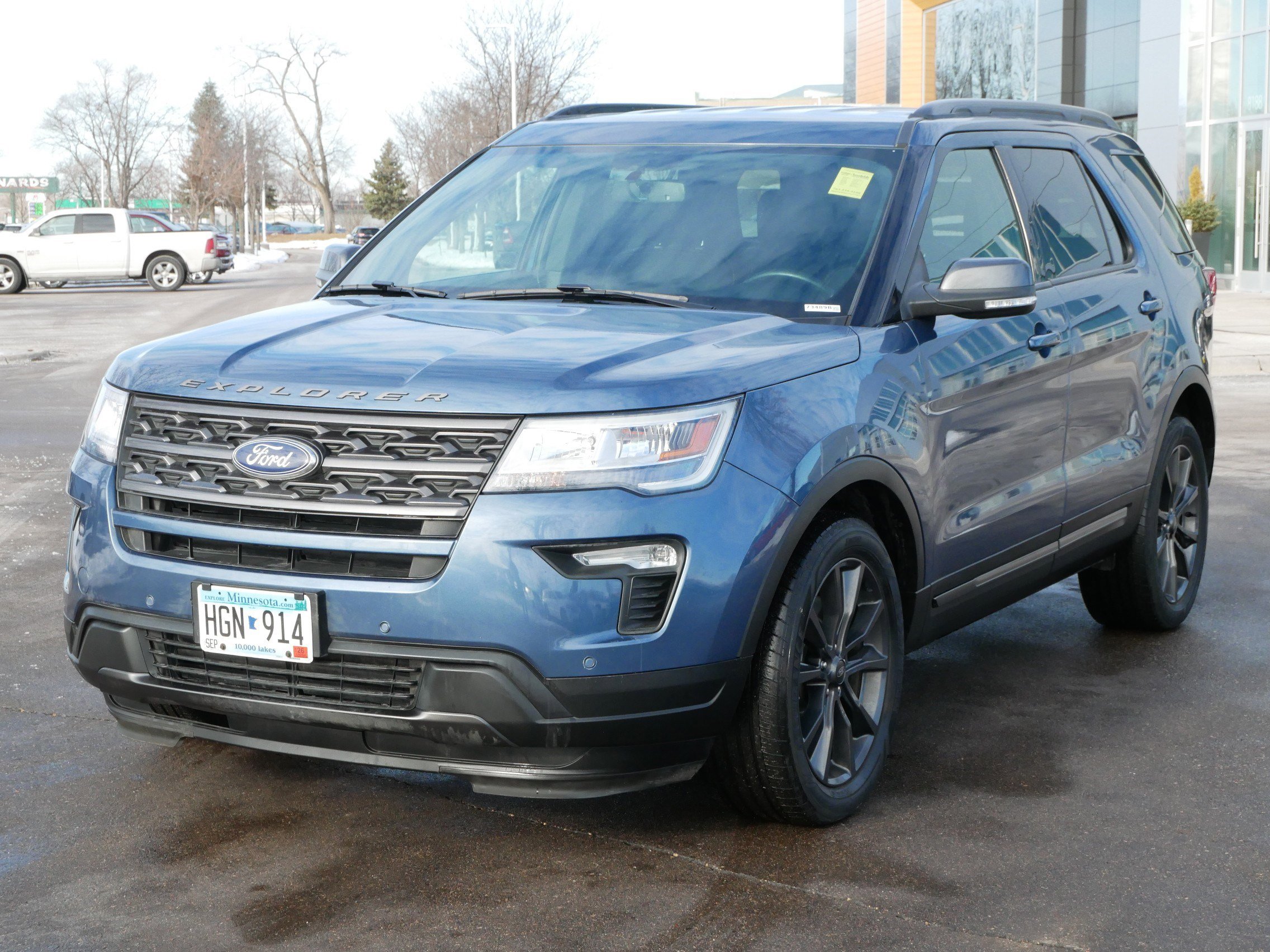 Used 2018 Ford Explorer XLT w/ Equipment Group 202A image 3