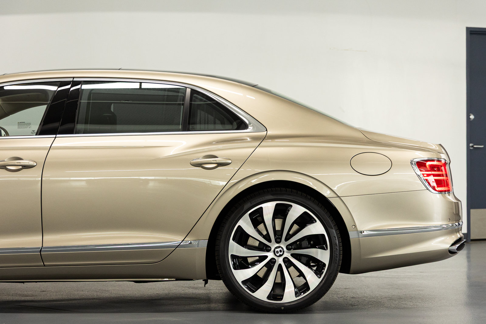Certified 2026 Bentley Flying Spur V8 AWD/4WD image 17