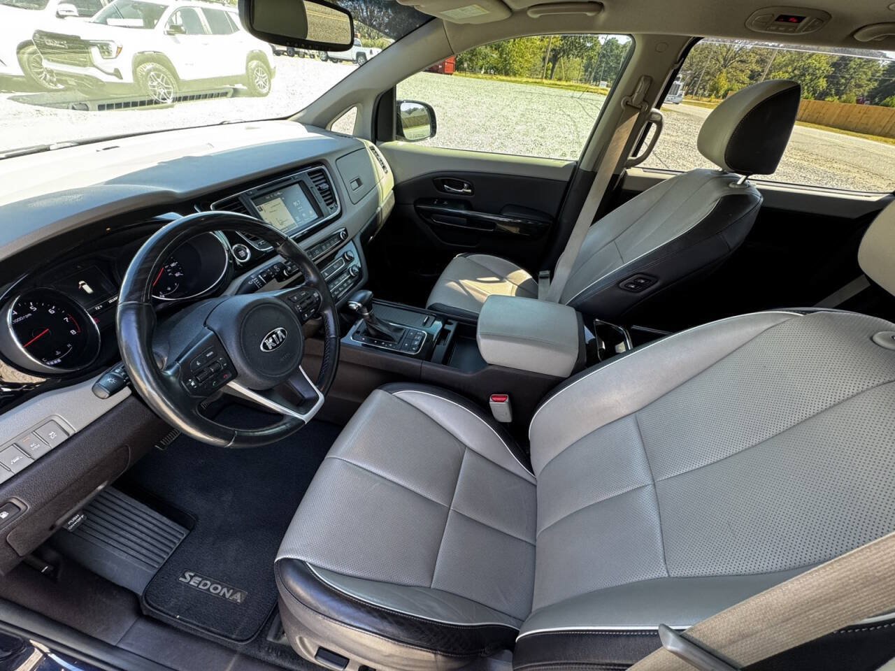Used 2018 Kia Sedona SX Limited w/ SX Limited Prestige Package FWD image 9