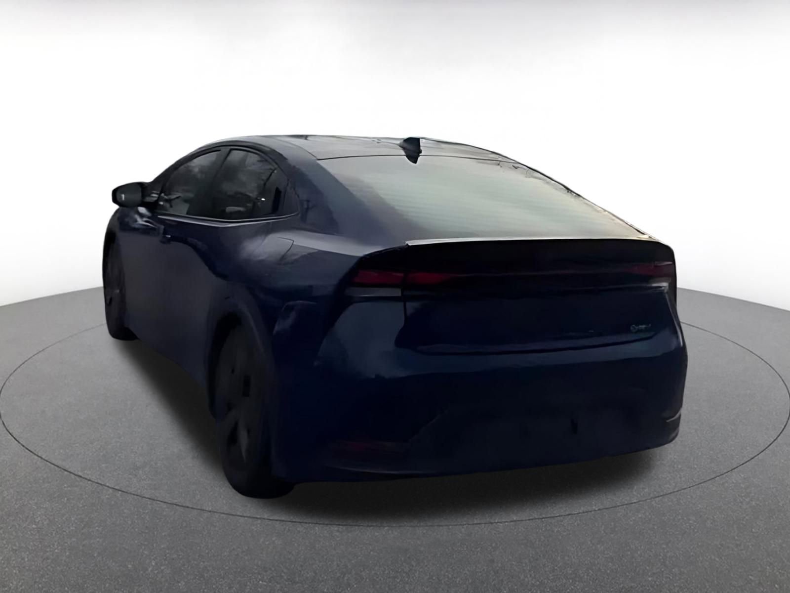 Used 2025 Toyota Prius LE image 12