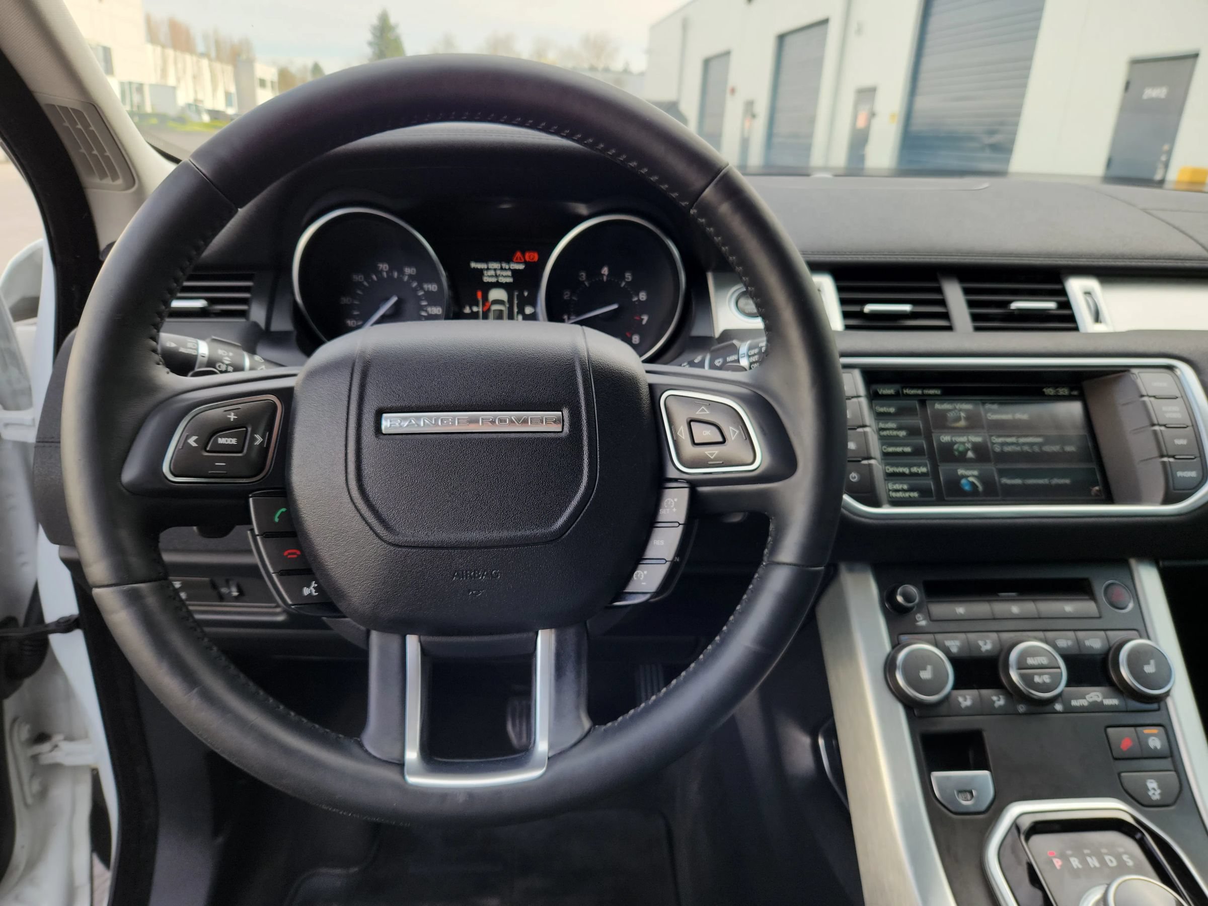 Used 2015 Land Rover Range Rover Evoque Pure Premium AWD/4WD image 9