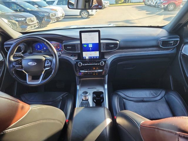 Certified 2023 Ford Explorer Platinum w/ Technology Package AWD/4WD image 18