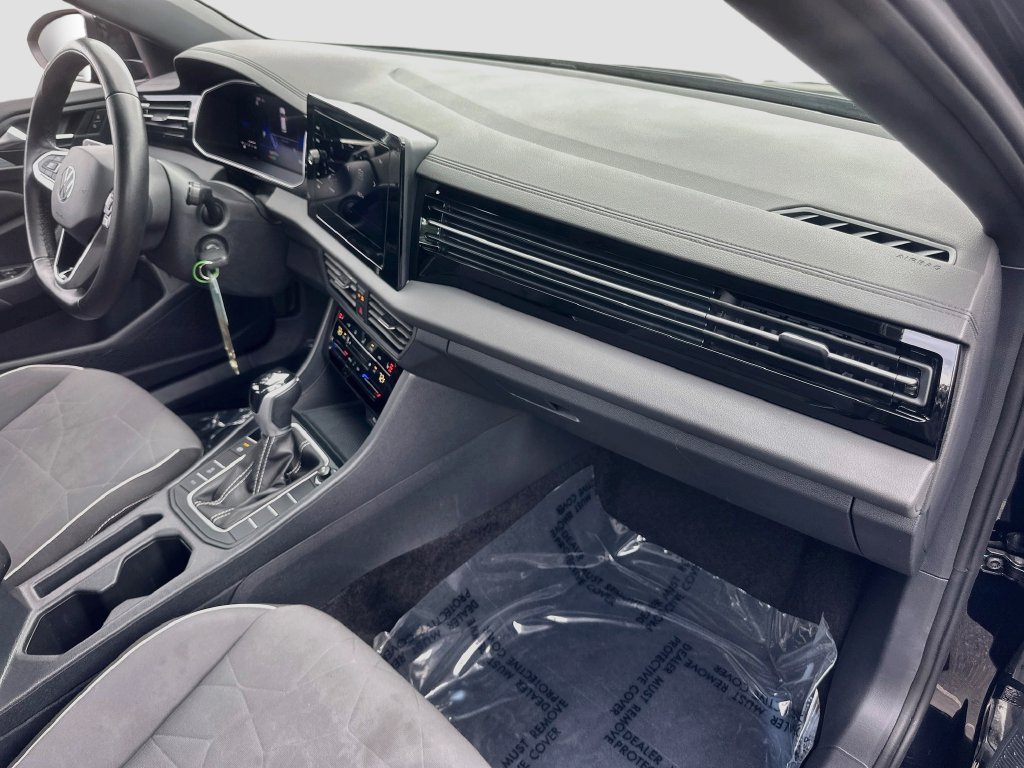 Used 2025 Volkswagen Jetta Sport FWD image 27