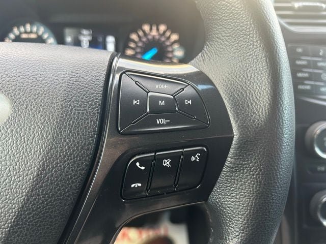 Used 2017 Ford Explorer XLT AWD/4WD image 25