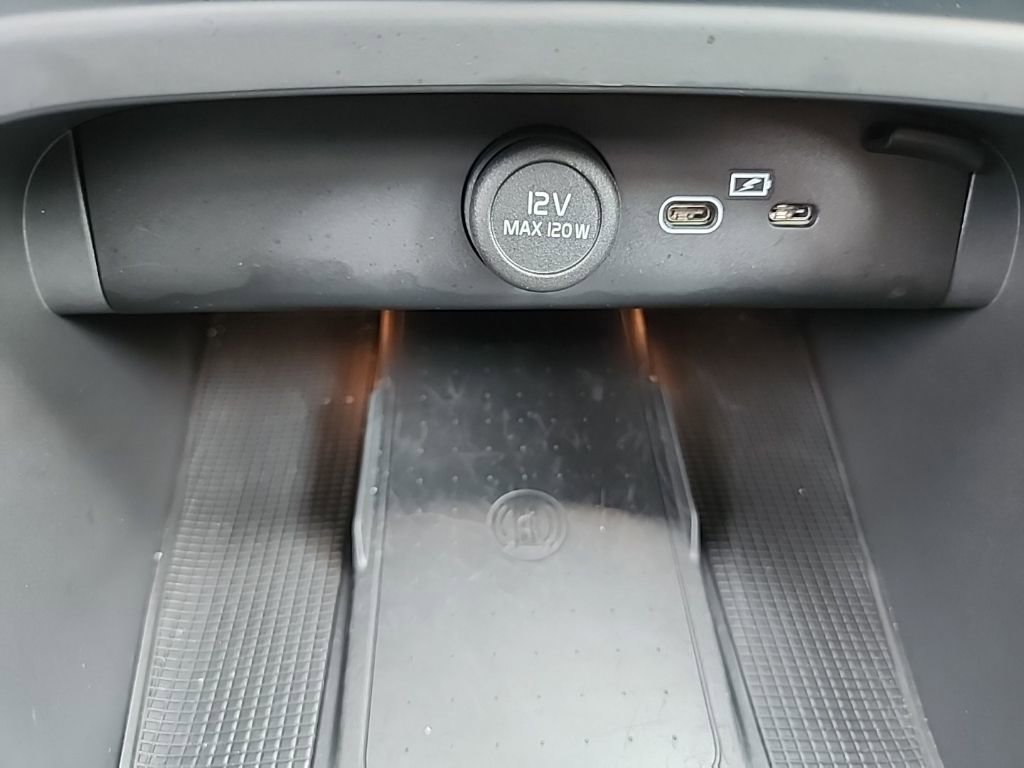 Certified 2024 Volvo XC40 Recharge Ultimate AWD/4WD image 41
