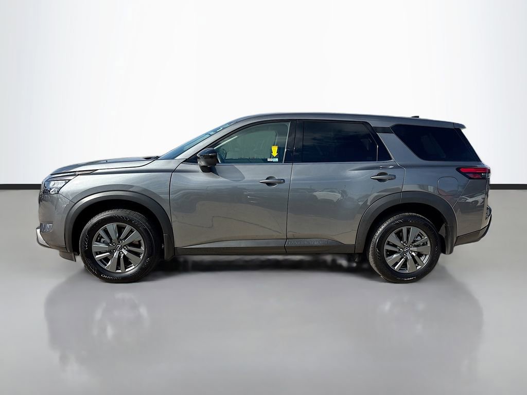 Used 2025 Nissan Pathfinder S image 8