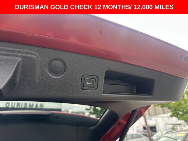 Used 2023 Chevrolet Equinox Premier AWD/4WD image 15
