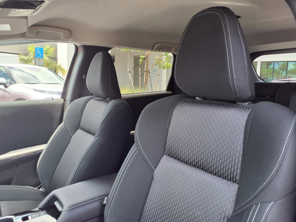 New 2025 Mitsubishi Outlander ES image 8