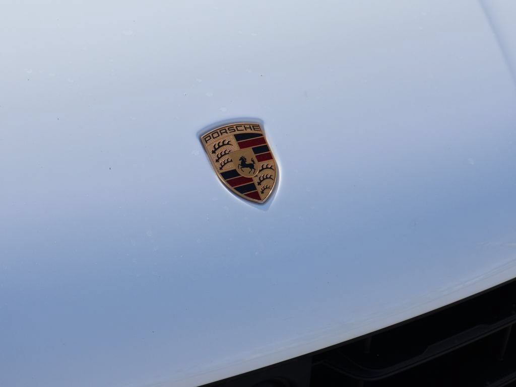 Used 2025 Porsche Macan AWD/4WD image 13