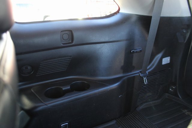 Used 2018 Toyota Highlander SE image 30