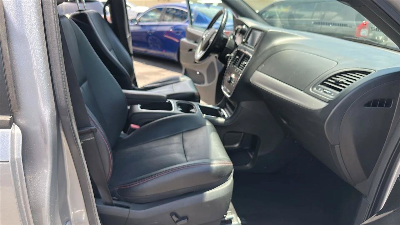 Used 2018 Dodge Grand Caravan GT FWD image 33