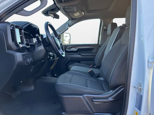 Used 2024 Chevrolet Silverado 3500 LT image 9