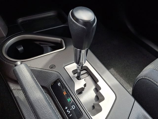 Used 2016 Toyota RAV4 XLE AWD/4WD image 17