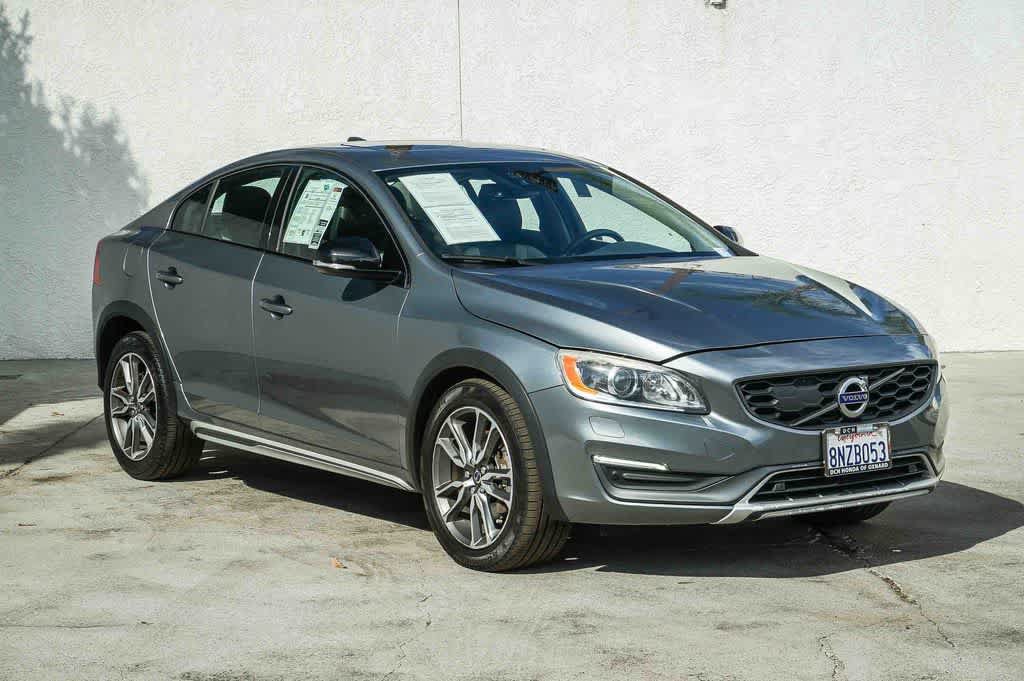 Used 2016 Volvo S60 T5 Cross Country Platinum AWD/4WD image 3