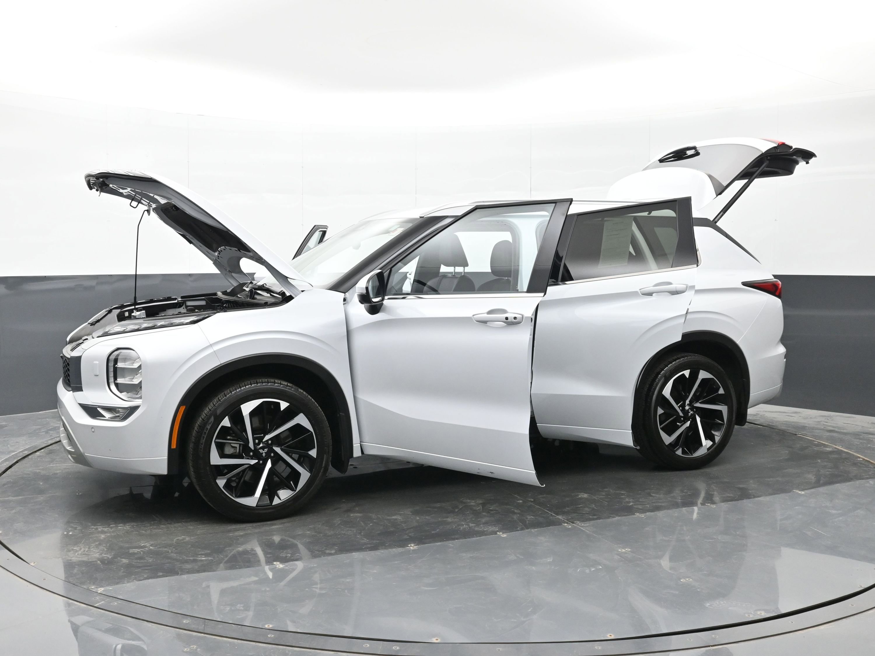 Used 2024 Mitsubishi Outlander SEL AWD/4WD image 48
