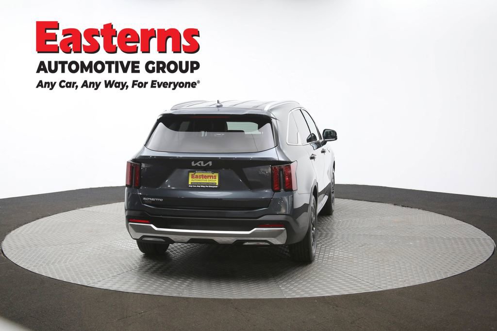 Used 2024 Kia Sorento S image 40