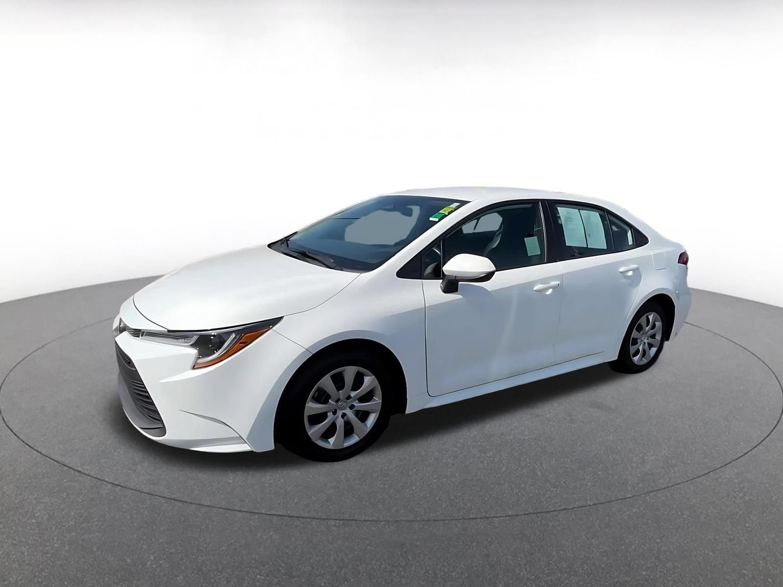 Used 2025 Toyota Corolla LE FWD image 7