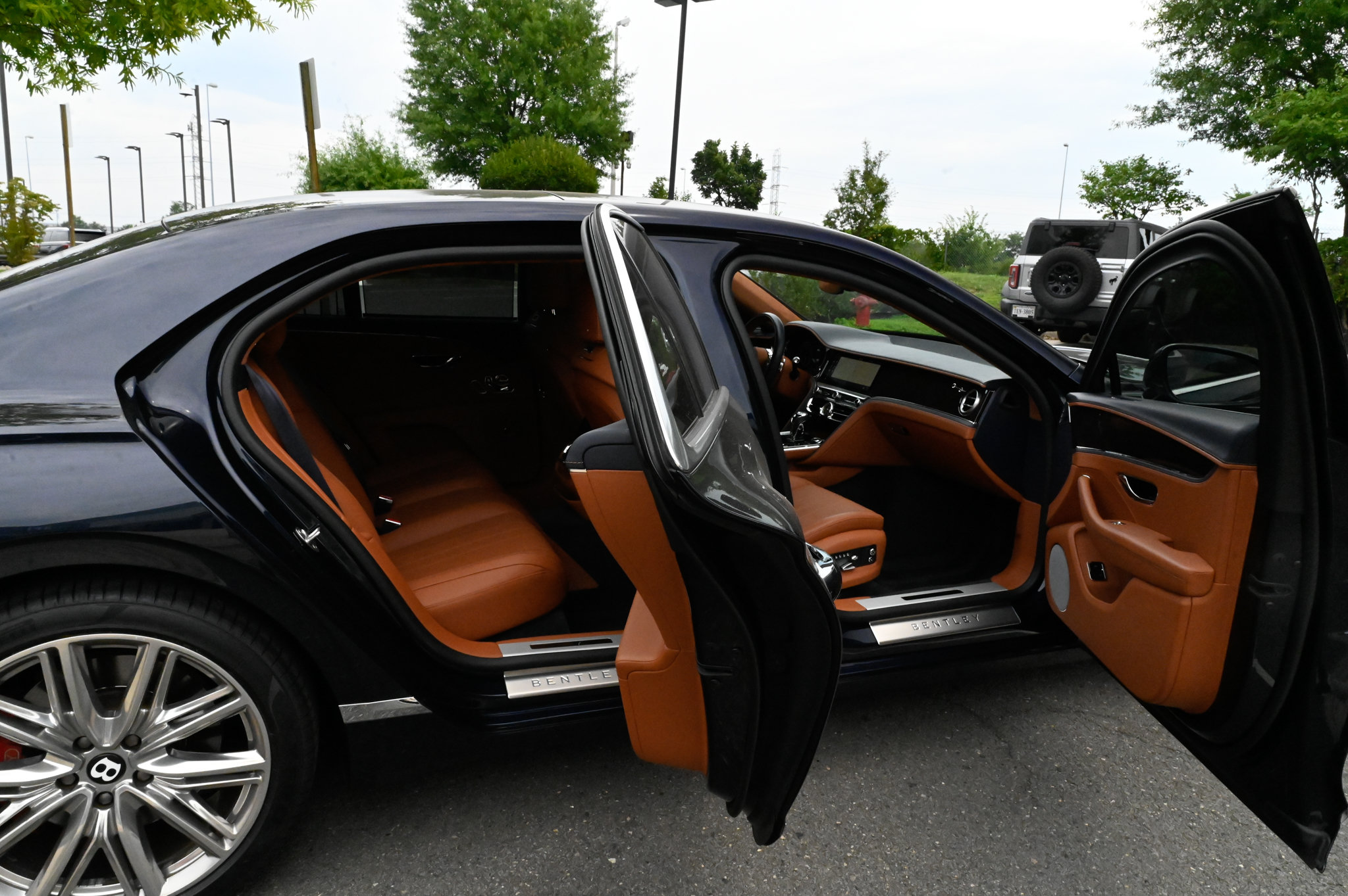 Used 2022 Bentley Flying Spur V8 AWD/4WD image 58