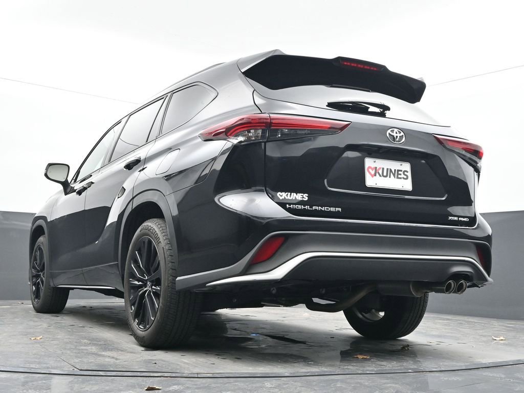 Used 2025 Toyota Highlander XSE image 30