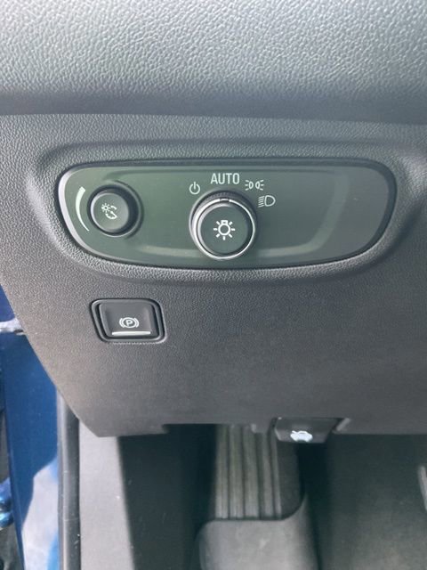 Used 2020 GMC Terrain SLE w/ Driver Convenience Package image 25