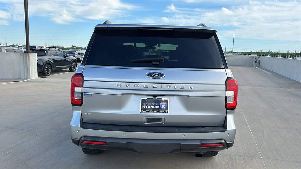 Used 2022 Ford Expedition XLT image 11
