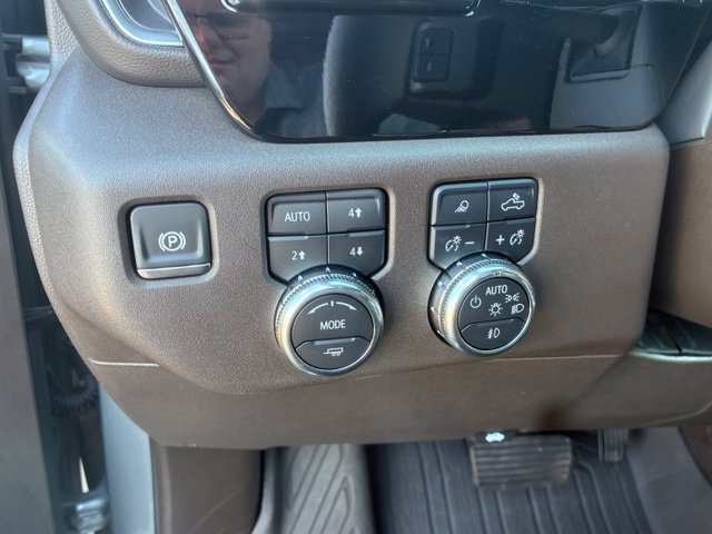 Used 2024 GMC Sierra 1500 SLT w/ SLT Premium Plus Package AWD/4WD image 34