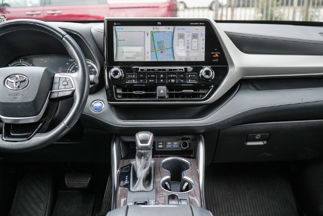 Used 2022 Toyota Highlander Platinum AWD/4WD image 14