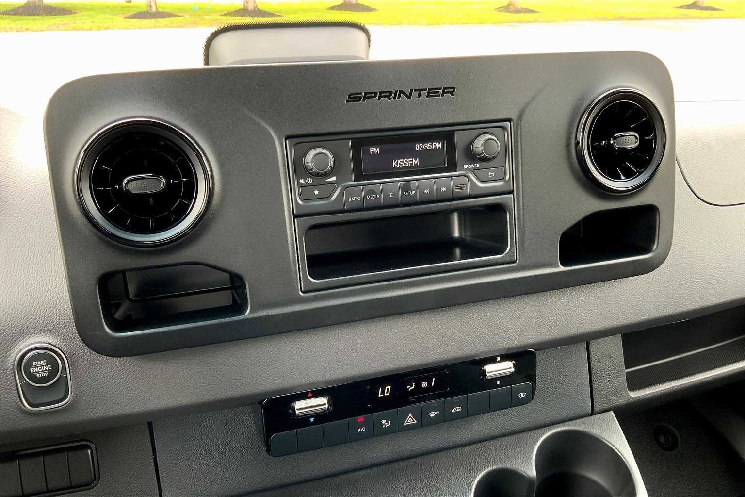 Used 2025 Mercedes-Benz Sprinter 2500 image 6