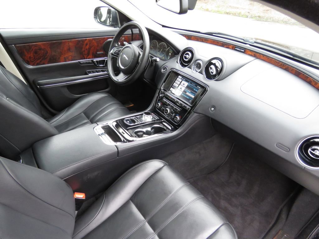 Used 2015 Jaguar XJ AWD image 14