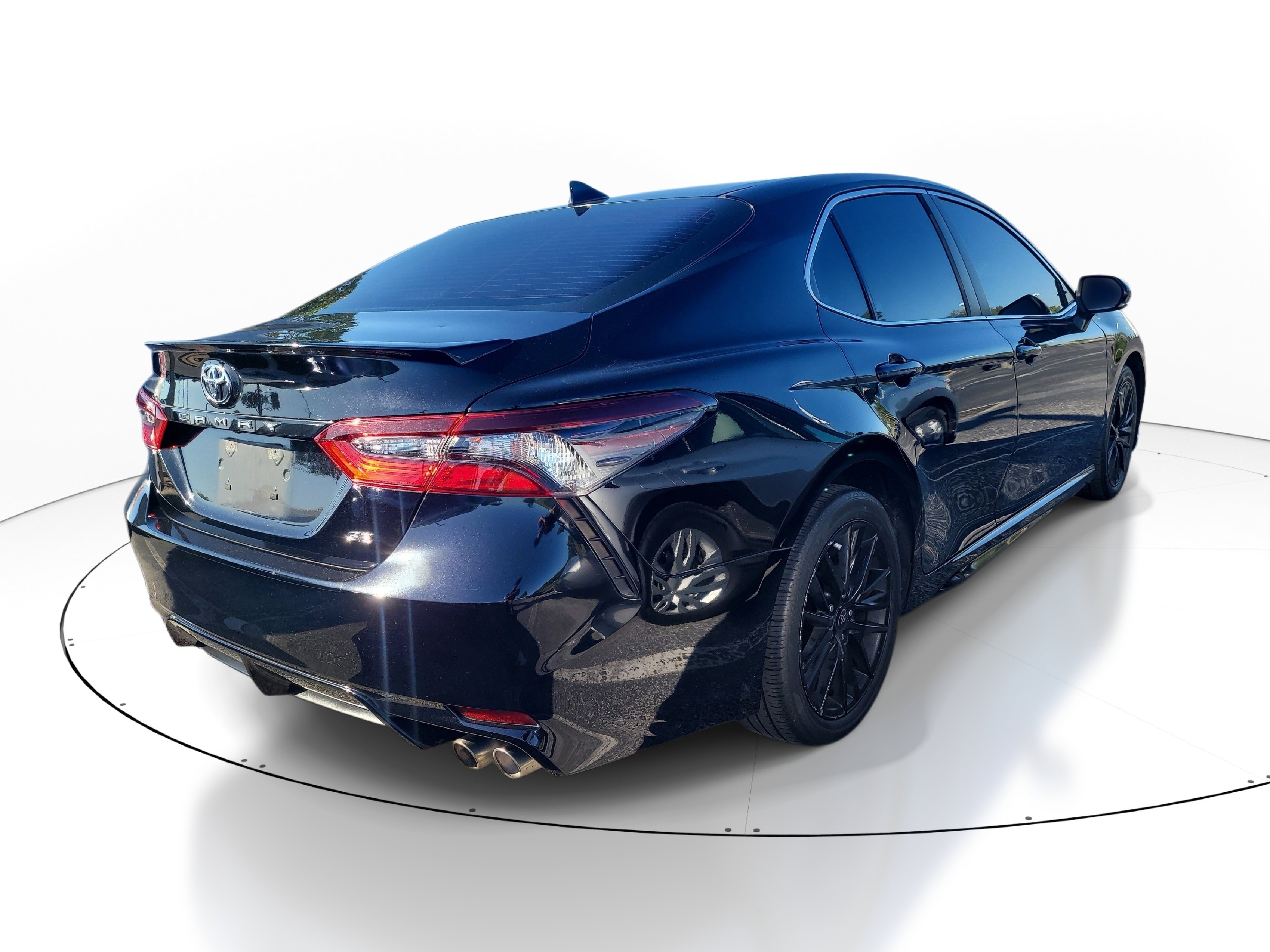 Used 2022 Toyota Camry SE FWD image 7