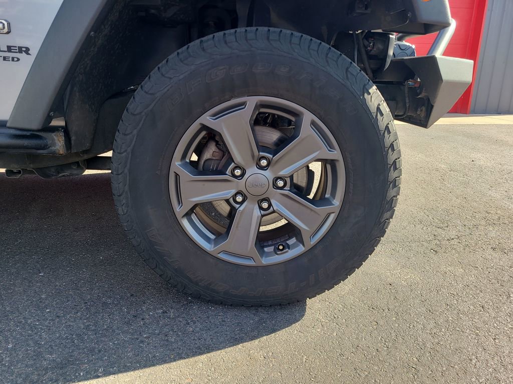 Used 2017 Jeep Wrangler Unlimited Rubicon AWD/4WD image 18