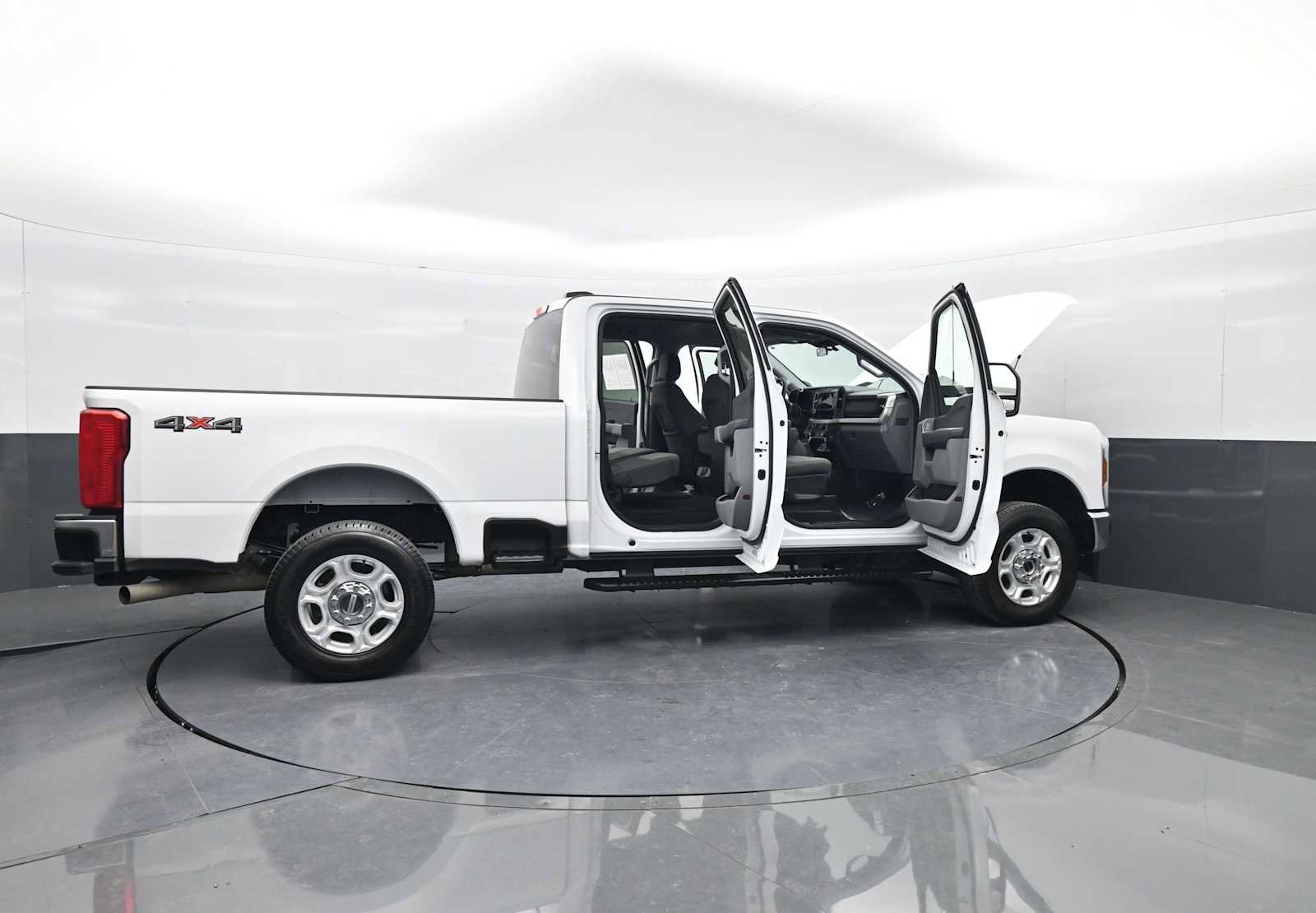 Used 2025 Ford F250 XLT image 69