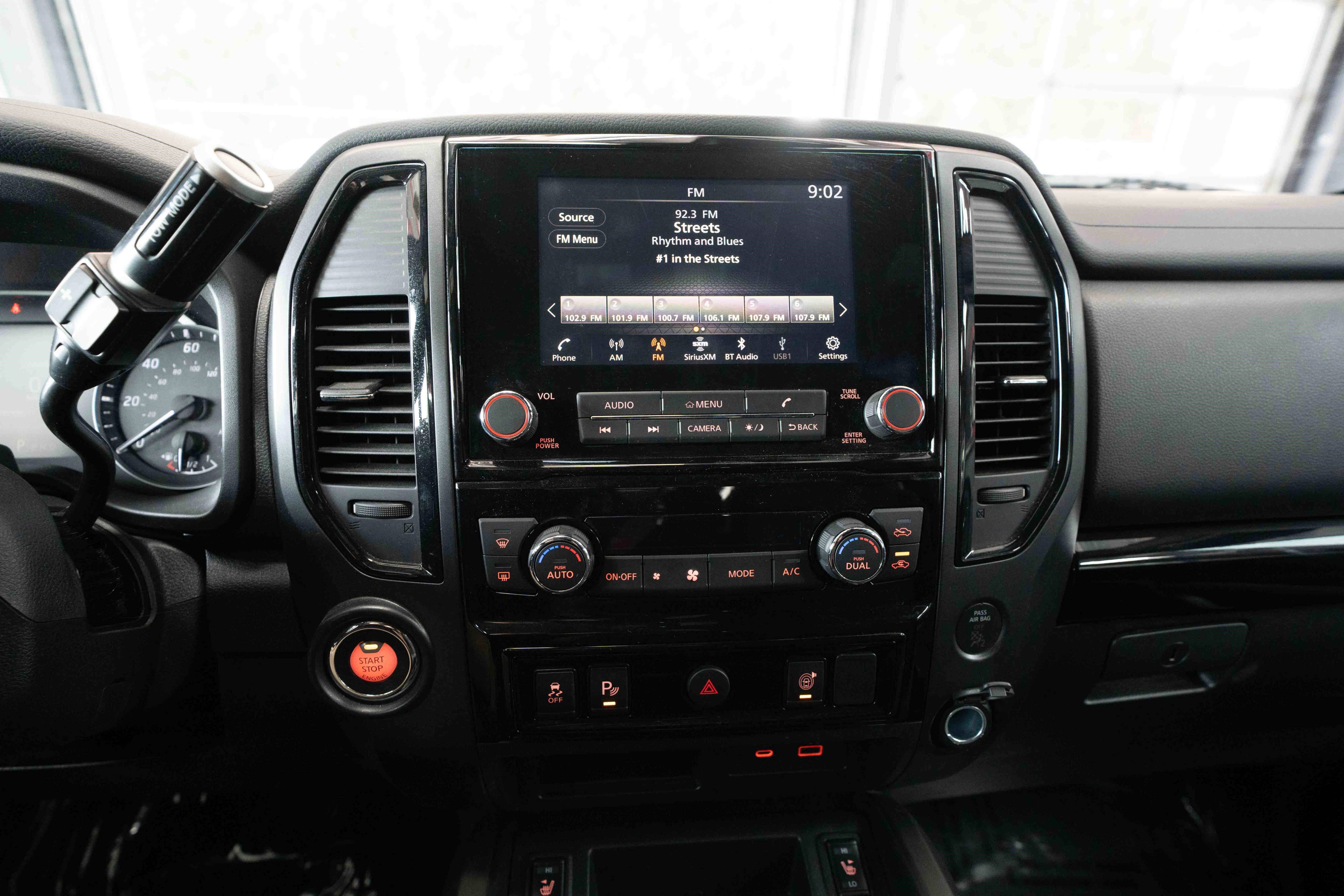 Used 2024 Nissan Titan SV w/ SV Bronze Edition Package RWD image 14