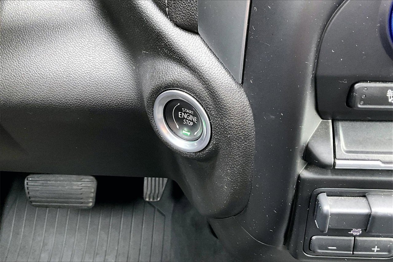 Used 2021 Chevrolet Silverado 1500 RST image 25