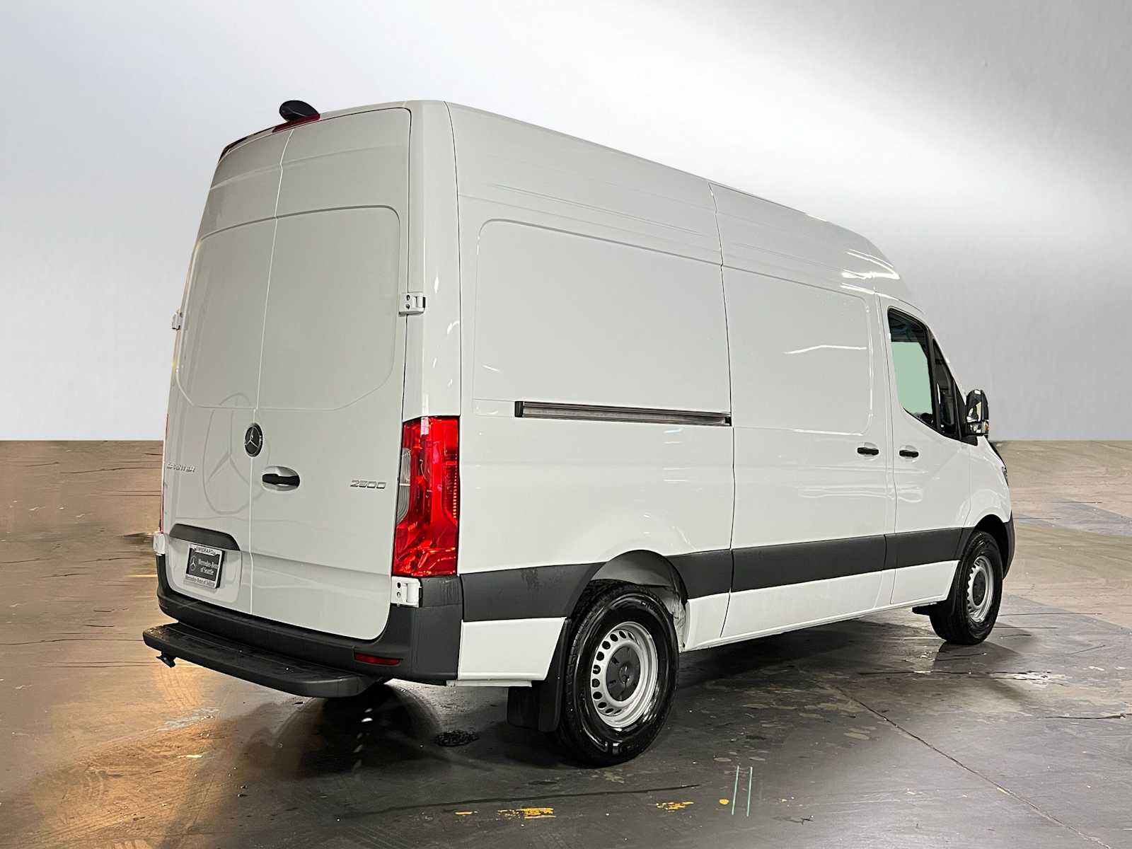 Used 2025 Mercedes-Benz Sprinter 2500 image 3