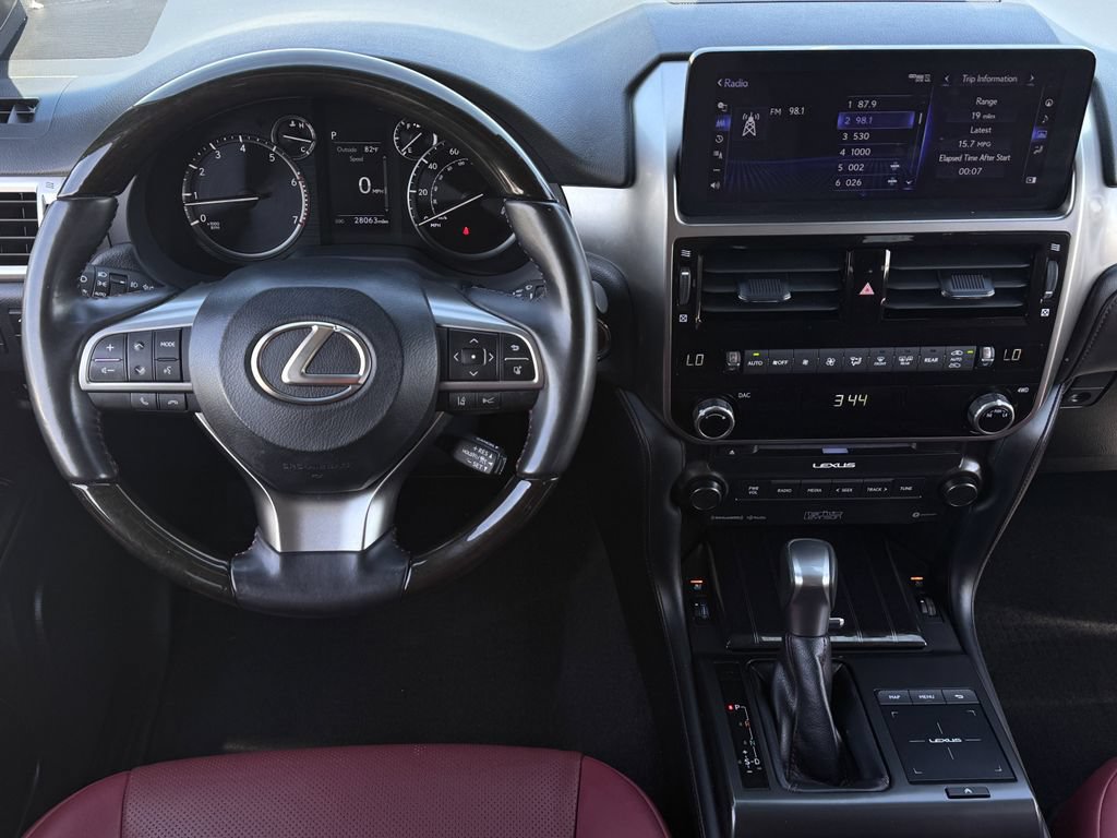Used 2023 Lexus GX 460 Premium w/ Accessory Package AWD/4WD image 11