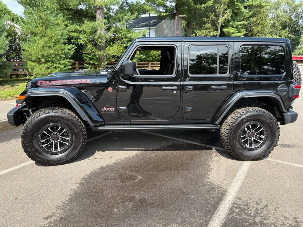 Used 2024 Jeep Wrangler Unlimited Rubicon AWD/4WD image 4