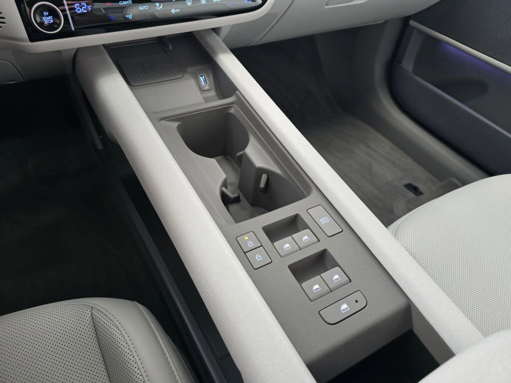 New 2025 Hyundai Ioniq 6 SEL image 27